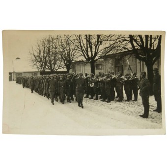 Deutsche Soldaten marschieren auf. Espenlaub militaria